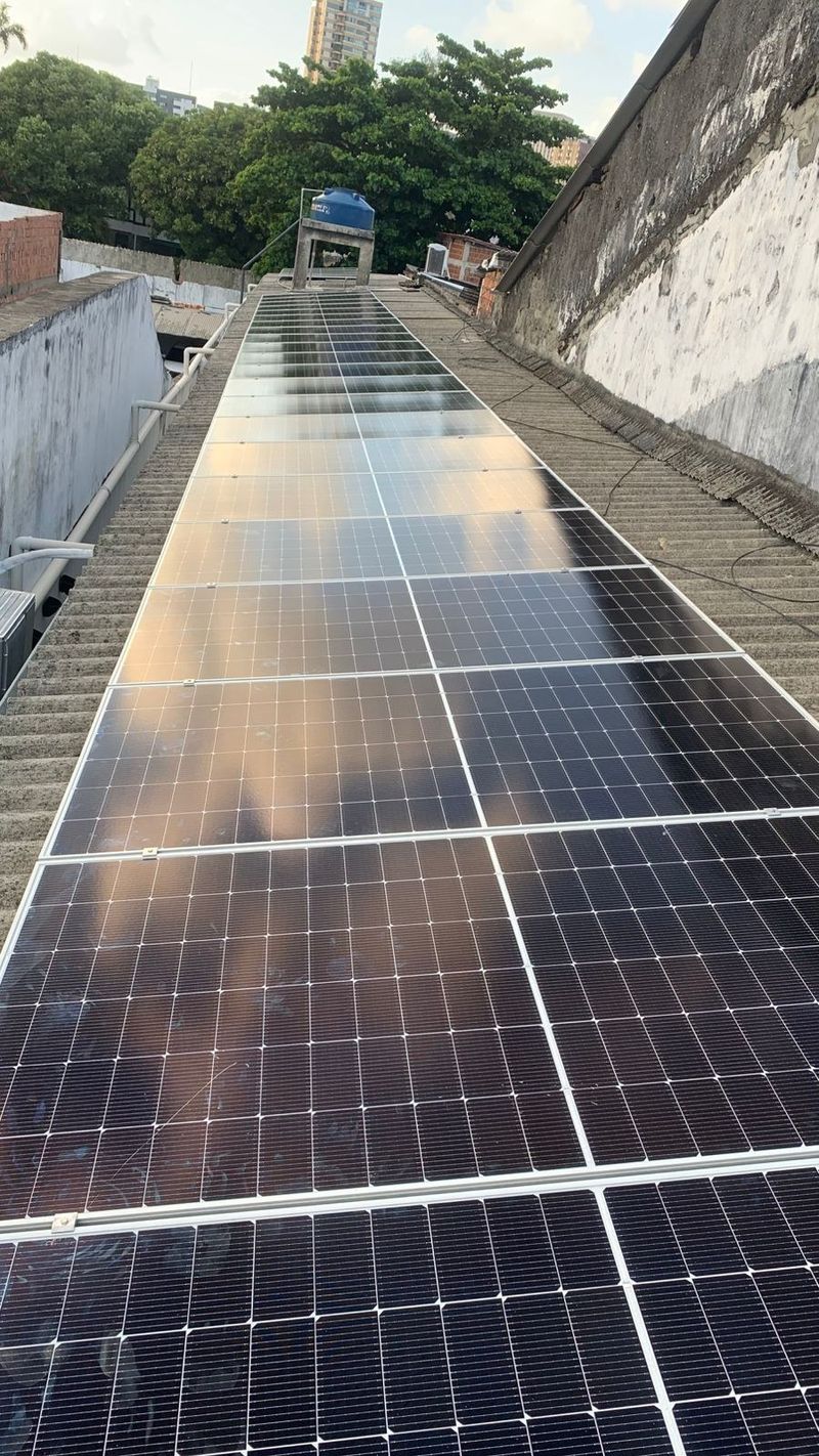 Usina solar instalada pela Recel: residencial, Boa Vista, Recife-PE