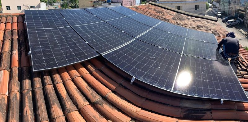 Usina solar instalada pela Recel: residencial, Cordeiro, Recife-PE